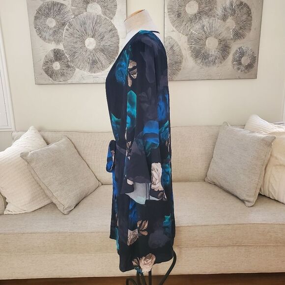 CITY CHIC | Bell Sleeve Tie-Waist Flora Shift Dress -[size 20, Black/Green/Blue] - Picture 7 of 13